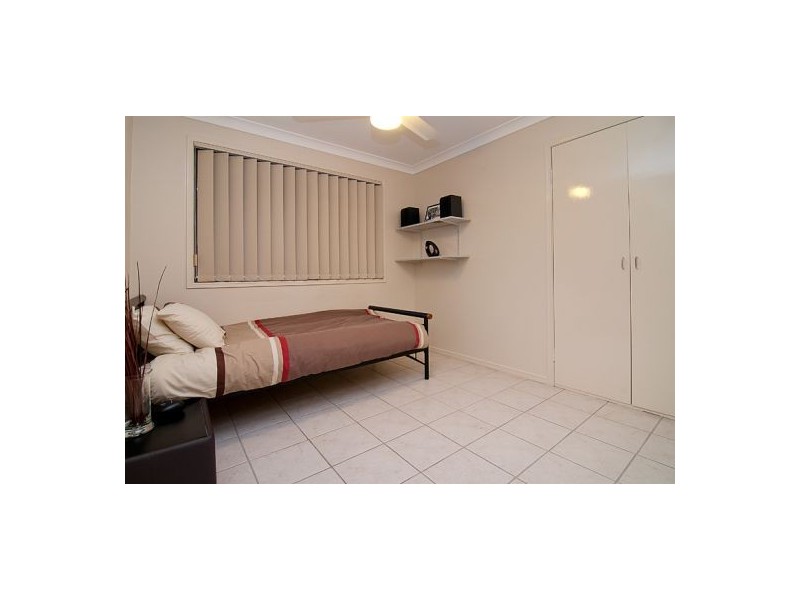 22 Centaurus Cr, Regents Park QLD 4118