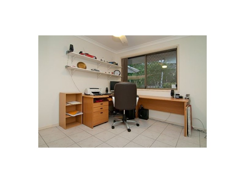 22 Centaurus Cr, Regents Park QLD 4118