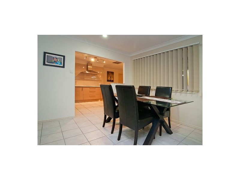 22 Centaurus Cr, Regents Park QLD 4118