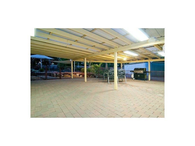 22 Centaurus Cr, Regents Park QLD 4118