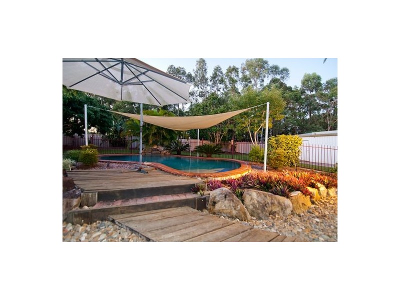 22 Centaurus Cr, Regents Park QLD 4118