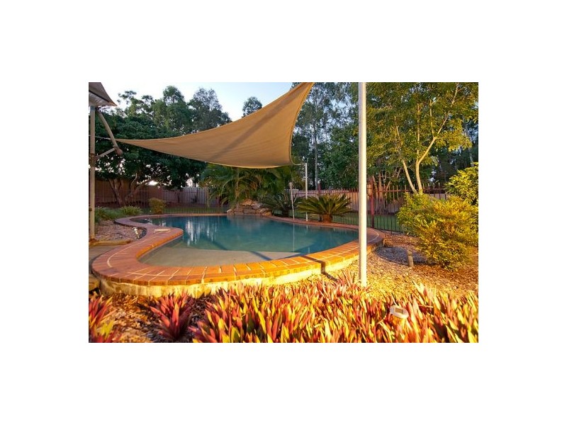 22 Centaurus Cr, Regents Park QLD 4118