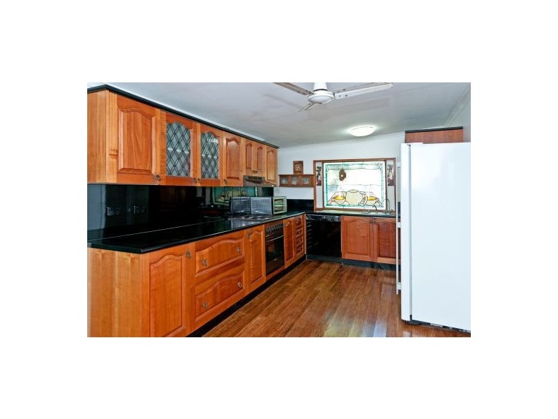 64 Laxton Rd, Pallara QLD 4110