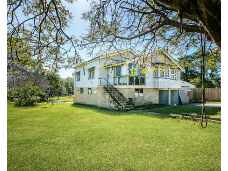 8 London Road, Belmont QLD 4153