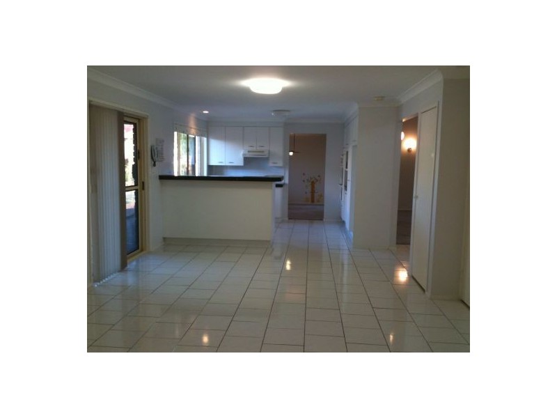 4 Casuarina Cres, Calamvale QLD 4116