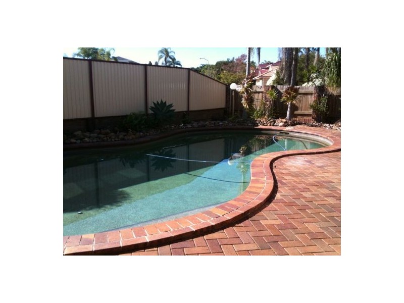 4 Casuarina Cres, Calamvale QLD 4116