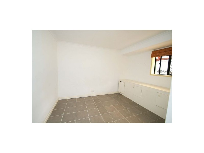 14 Frobisher St, Springwood QLD 4127