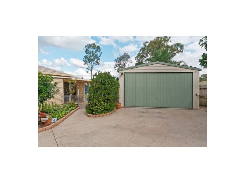 4 Litsea Ct, Regents Park QLD 4118