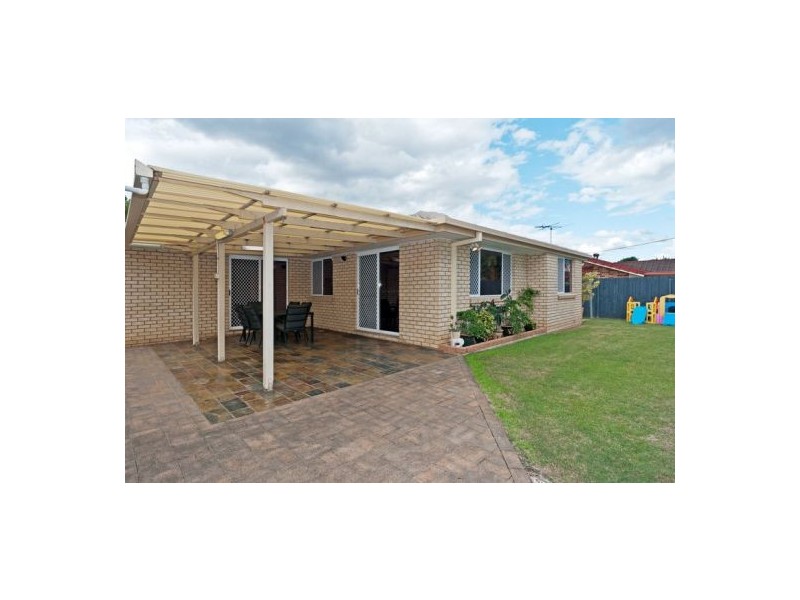 4 Litsea Ct, Regents Park QLD 4118