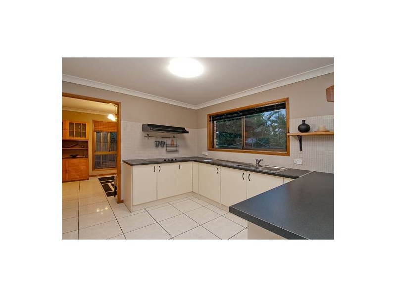 126 Pinelands Rd, Sunnybank Hills QLD 4109