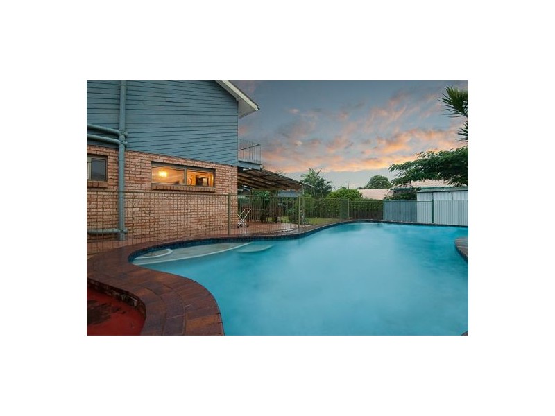 126 Pinelands Rd, Sunnybank Hills QLD 4109