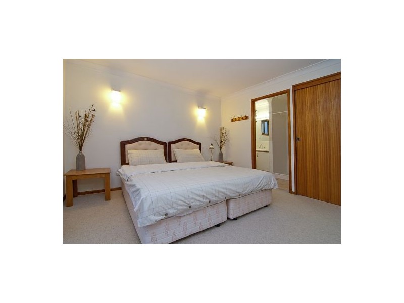 126 Pinelands Rd, Sunnybank Hills QLD 4109