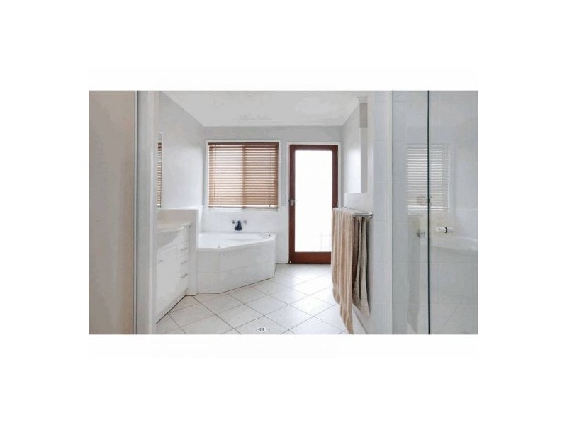 1 Emery St, Sunnybank Hills QLD 4109