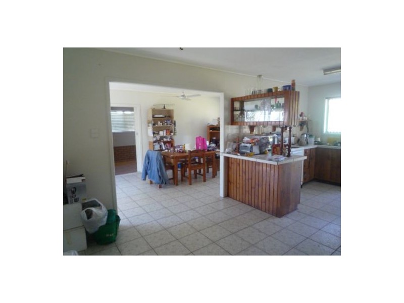 88 Railway Pde, Woodridge QLD 4114