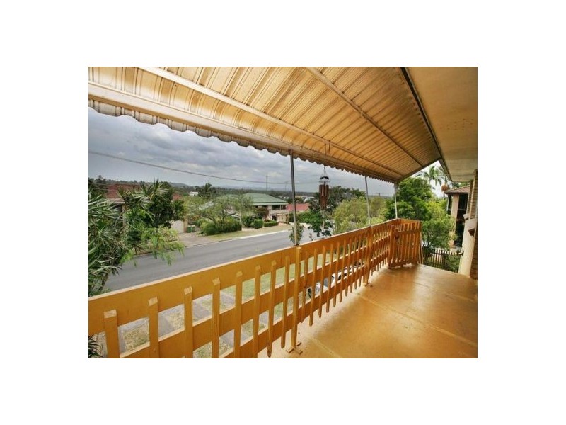 14 Frobisher St, Springwood QLD 4127