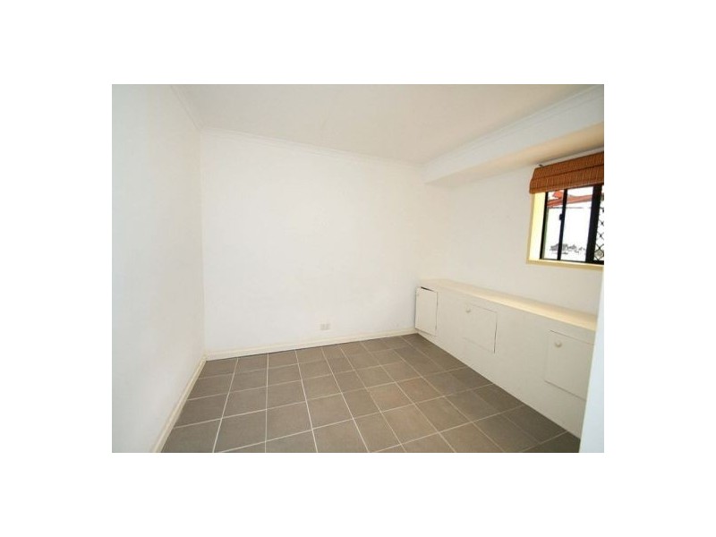 14 Frobisher St, Springwood QLD 4127