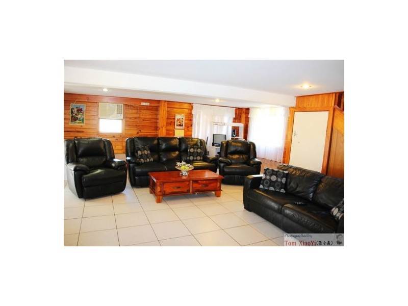 11 Claverton St, Woodridge QLD 4114