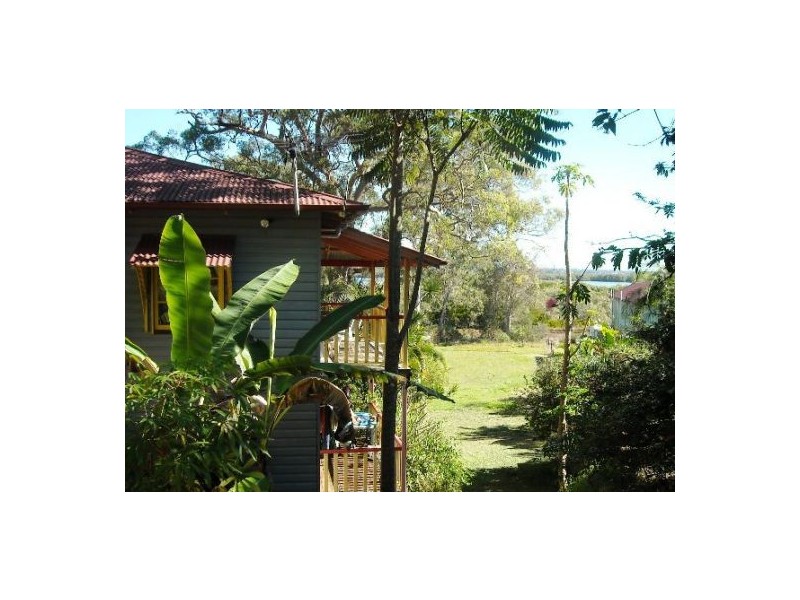 42-44 Charles Terrace, Macleay Island QLD 4184