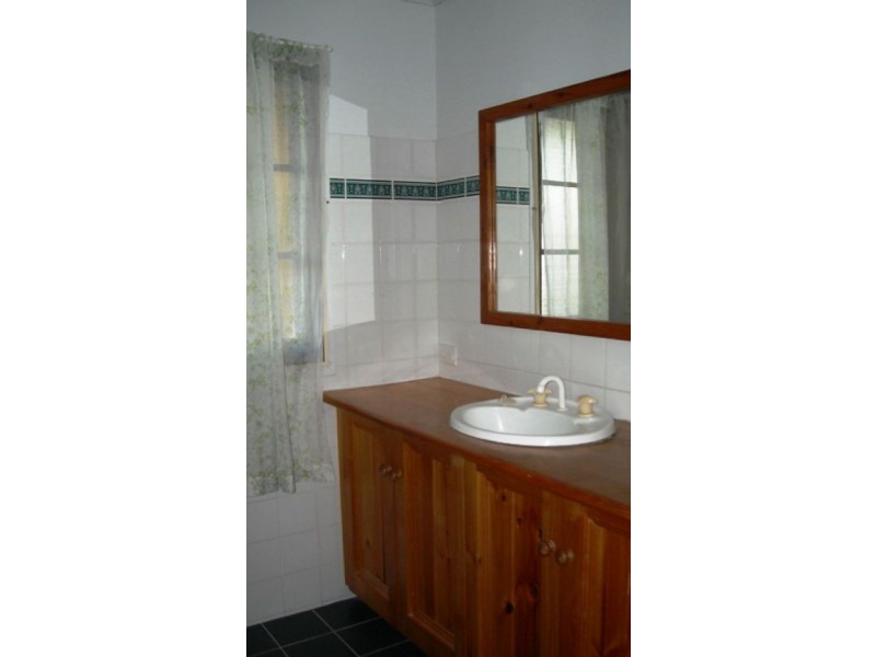 42-44 Charles Terrace, Macleay Island QLD 4184