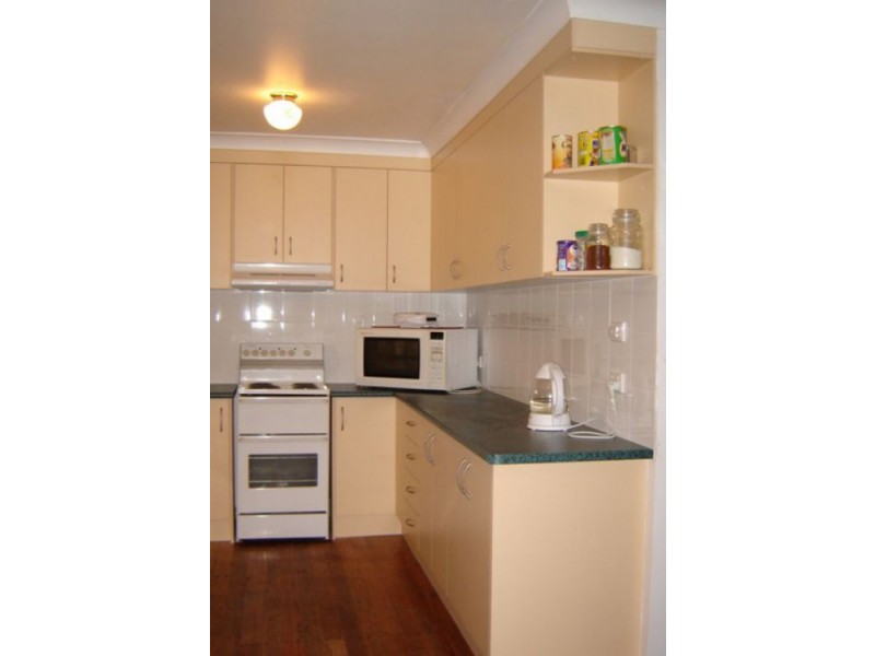 16 Clare Road, Kingston QLD 4114