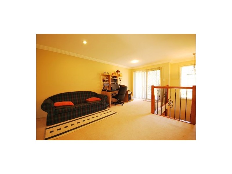 135 White Cedar Cct, Stretton QLD 4116