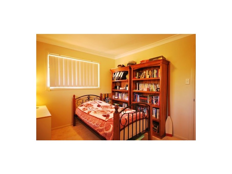 135 White Cedar Cct, Stretton QLD 4116