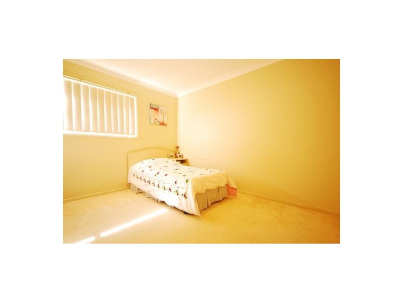 135 White Cedar Cct, Stretton QLD 4116