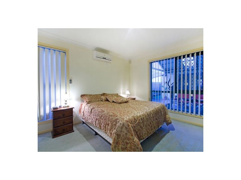 8 Oakvale St, Underwood QLD 4119