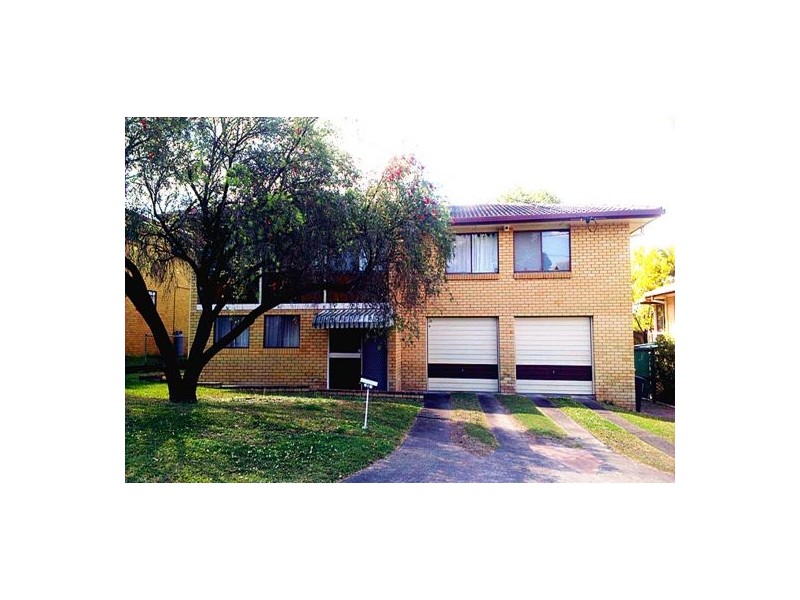 11 Swanfield St, Macgregor QLD 4109