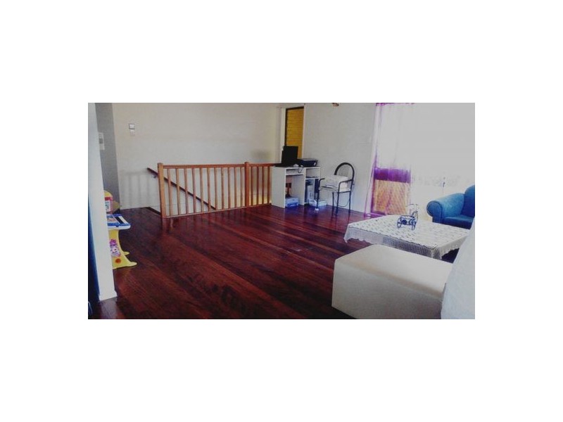 11 Swanfield St, Macgregor QLD 4109