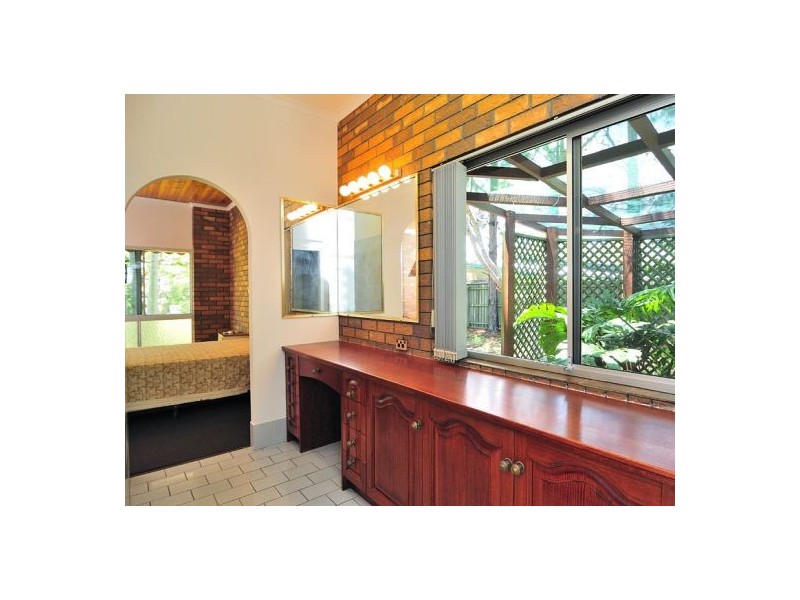 329 Middle Rd, Boronia Heights QLD 4124