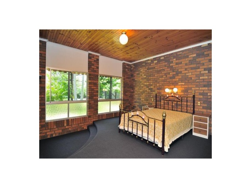 329 Middle Rd, Boronia Heights QLD 4124