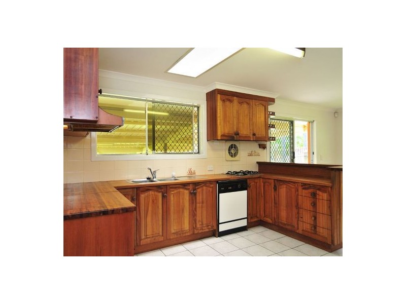 329 Middle Rd, Boronia Heights QLD 4124