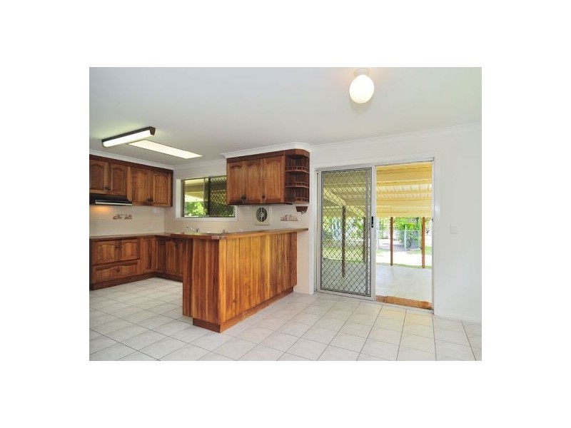 329 Middle Rd, Boronia Heights QLD 4124