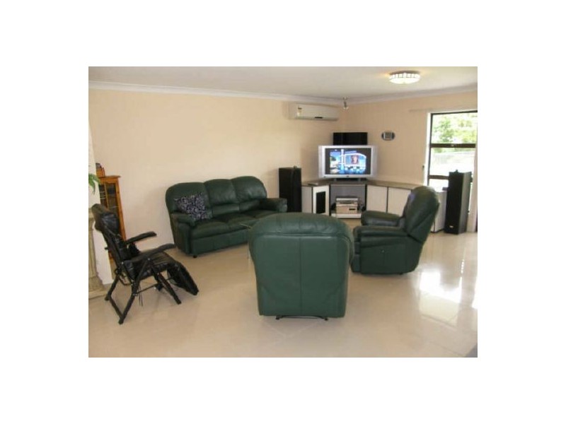 120 Mt Cotton Rd, Capalaba QLD 4157