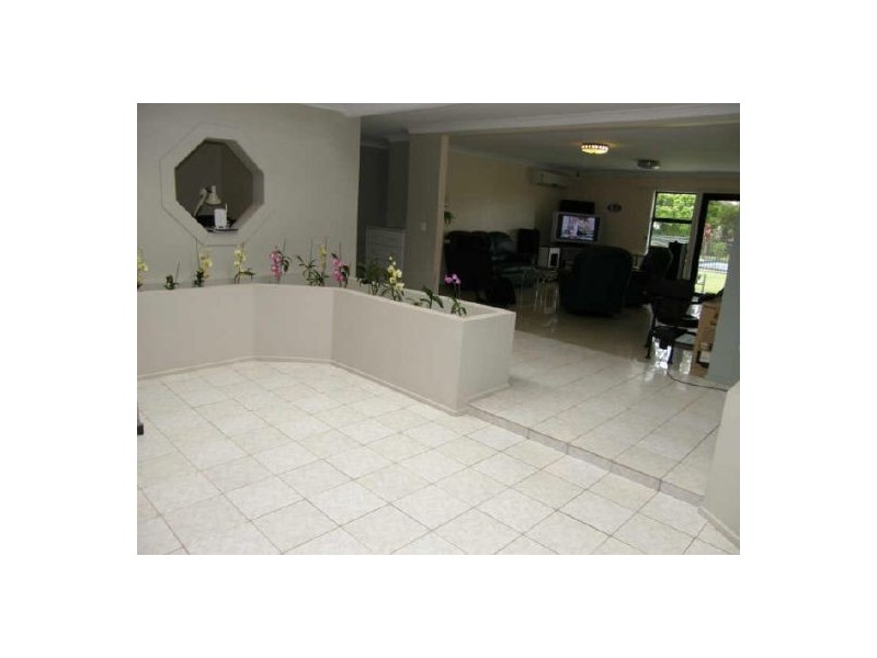 120 Mt Cotton Rd, Capalaba QLD 4157