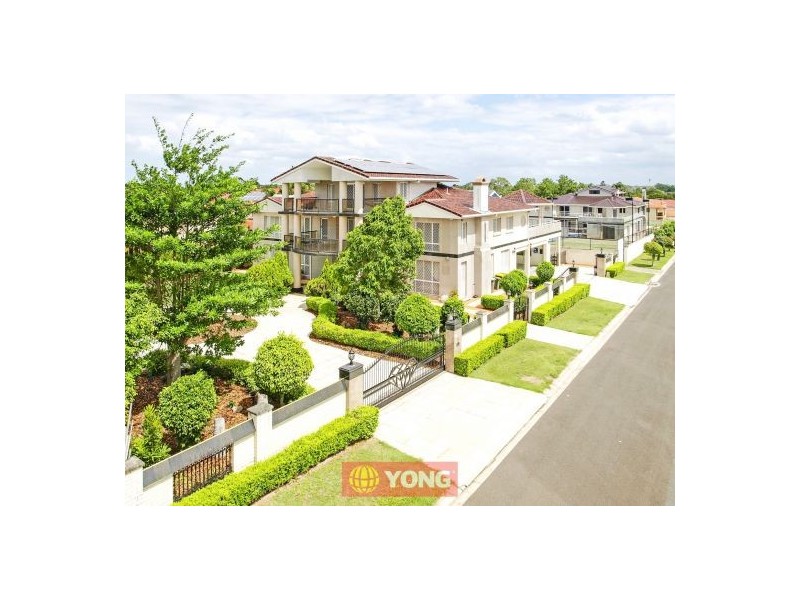 8 Cavallaro St, Robertson QLD 4109