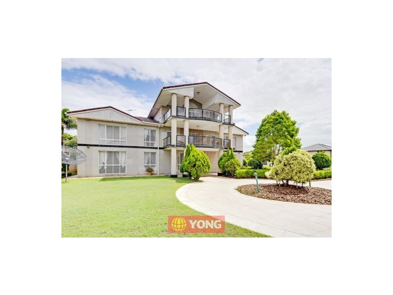 8 Cavallaro St, Robertson QLD 4109