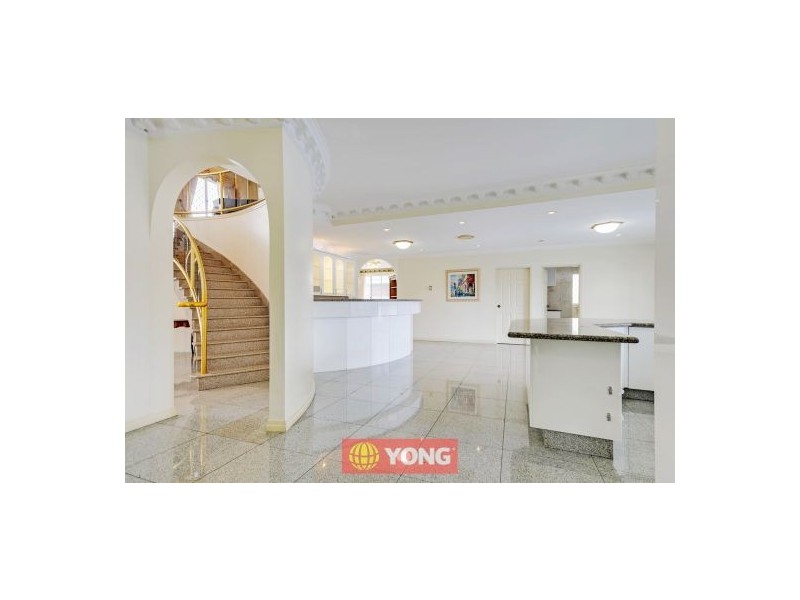 8 Cavallaro St, Robertson QLD 4109