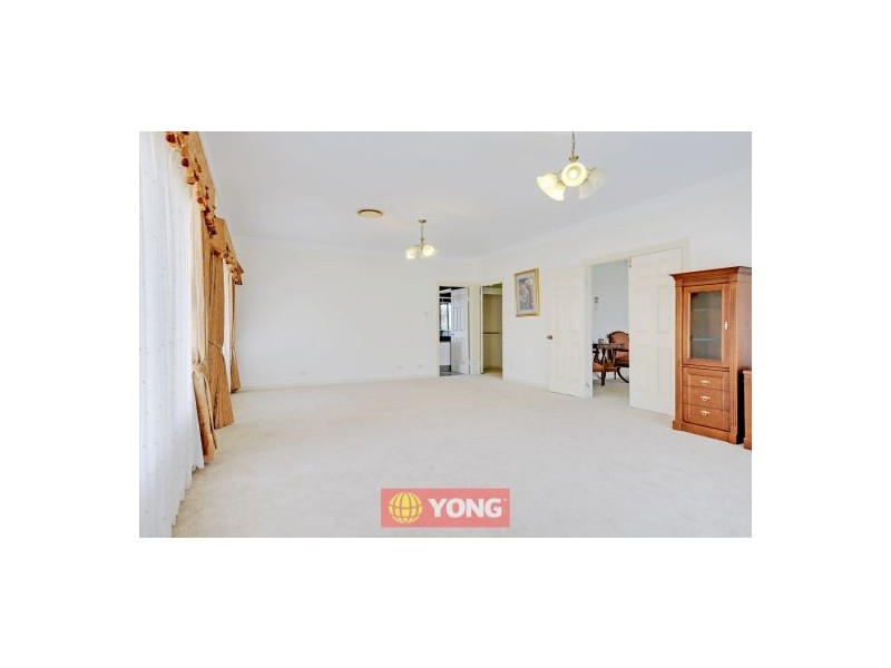 8 Cavallaro St, Robertson QLD 4109