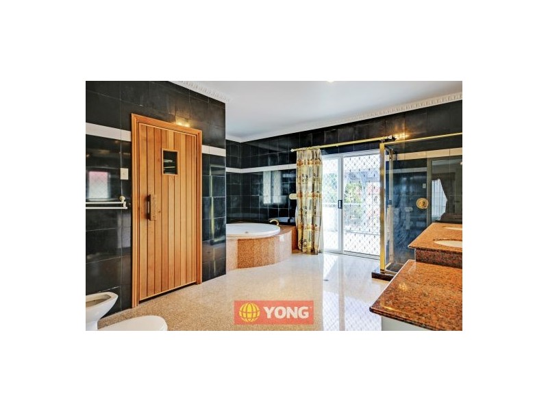 8 Cavallaro St, Robertson QLD 4109