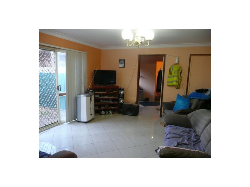 194 Emerald Dr, Regents Park QLD 4118