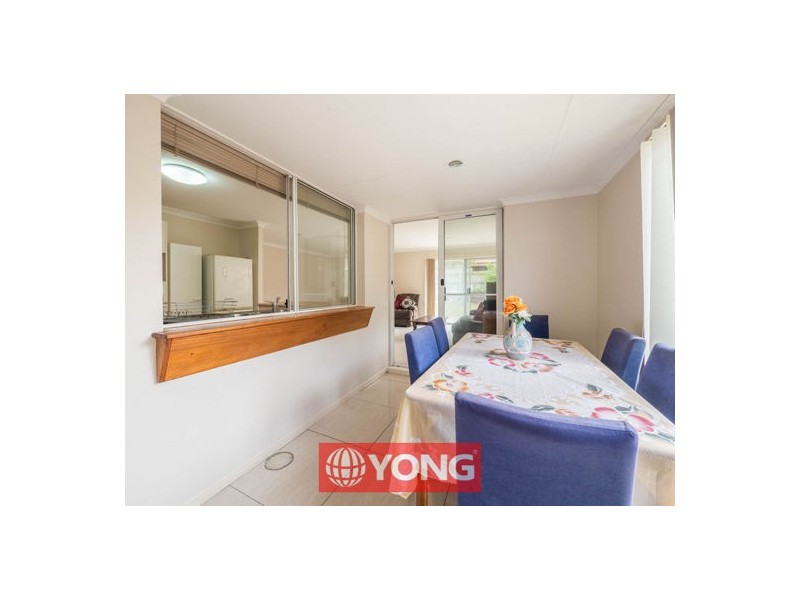 8 Magnolia Grove, Robertson QLD 4109