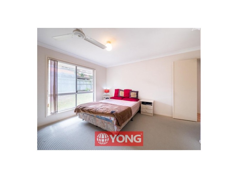 8 Magnolia Grove, Robertson QLD 4109
