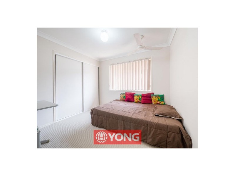 8 Magnolia Grove, Robertson QLD 4109