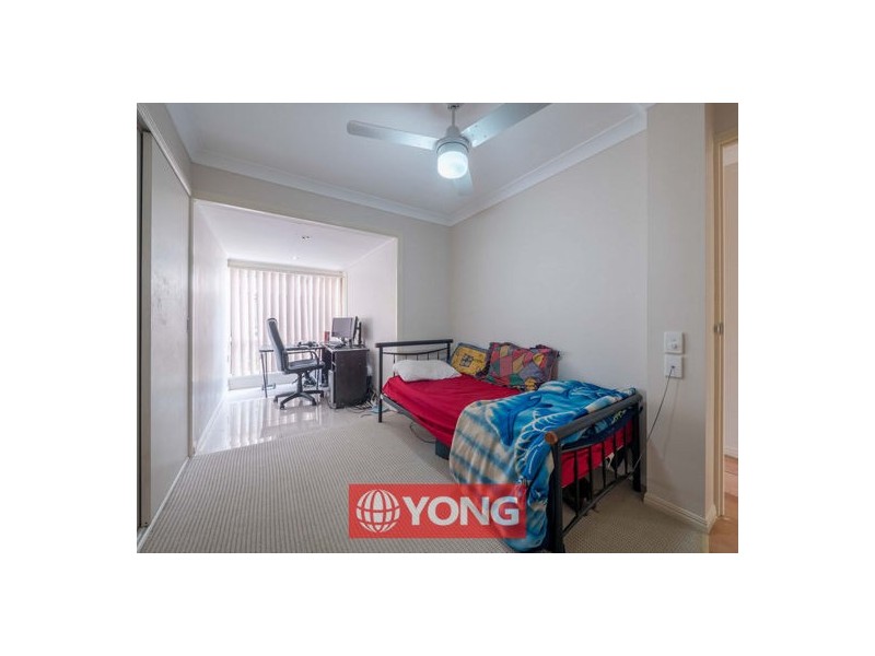 8 Magnolia Grove, Robertson QLD 4109