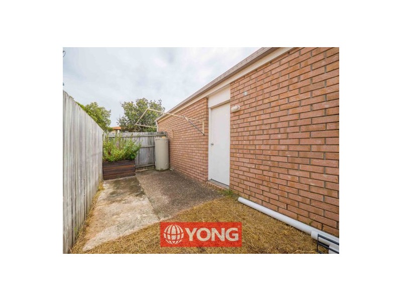 8 Magnolia Grove, Robertson QLD 4109