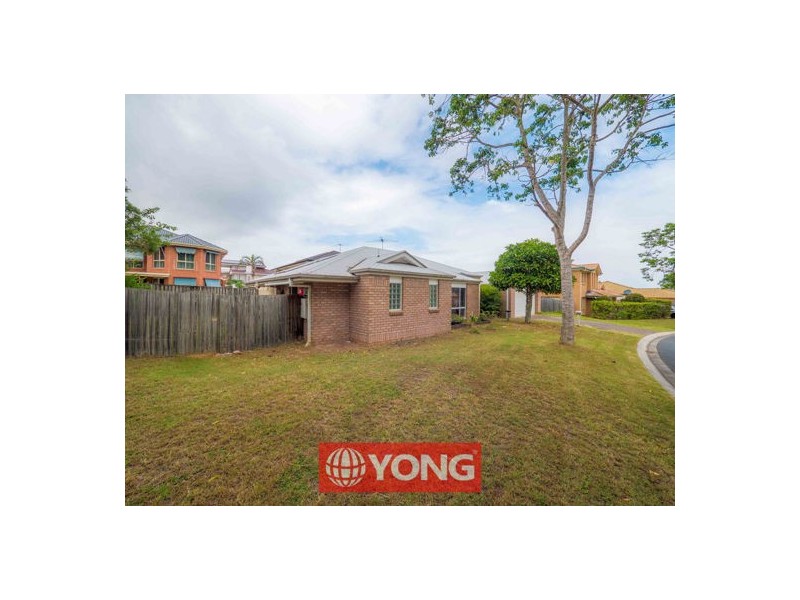 8 Magnolia Grove, Robertson QLD 4109