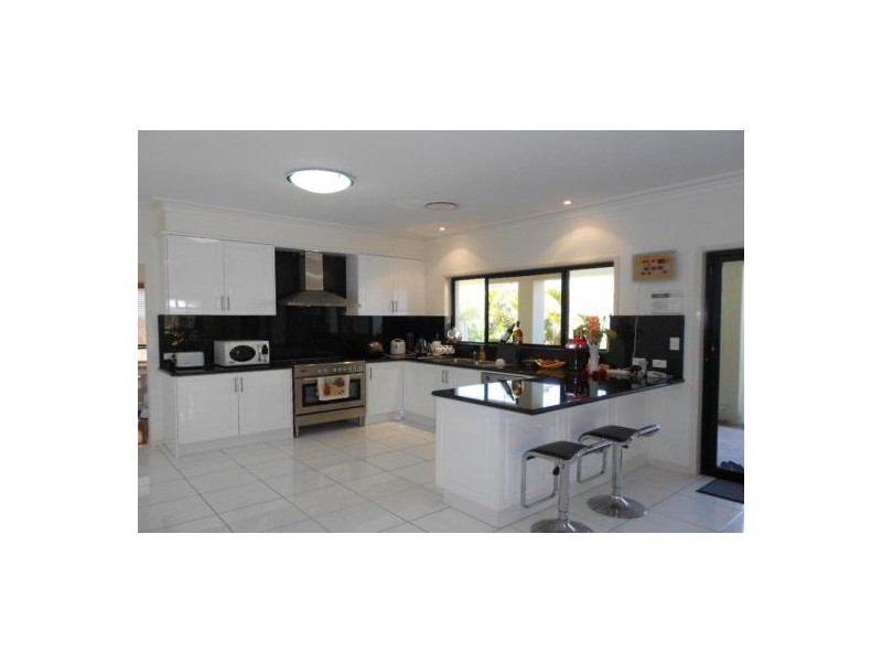 62. Demigre St, Eight Mile Plains QLD 4113