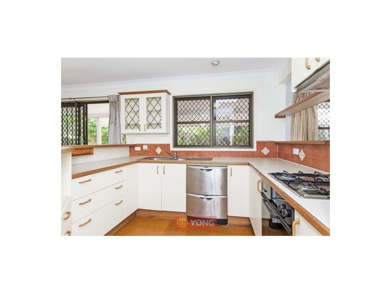 4. Saffron St, Robertson QLD 4109